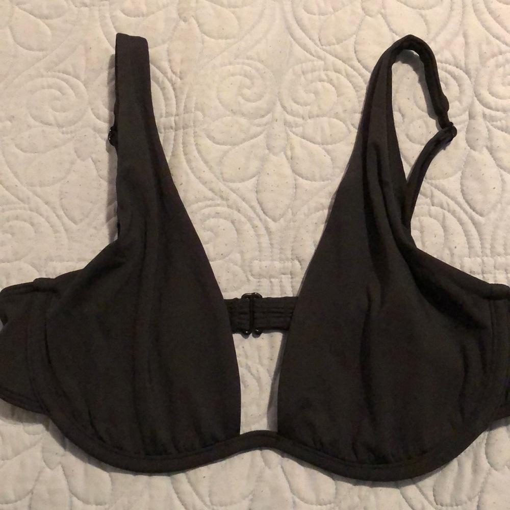Black underwire bikini top